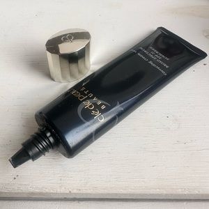 Cle De Peau CORRECTING CREAM VEIL SPF 21